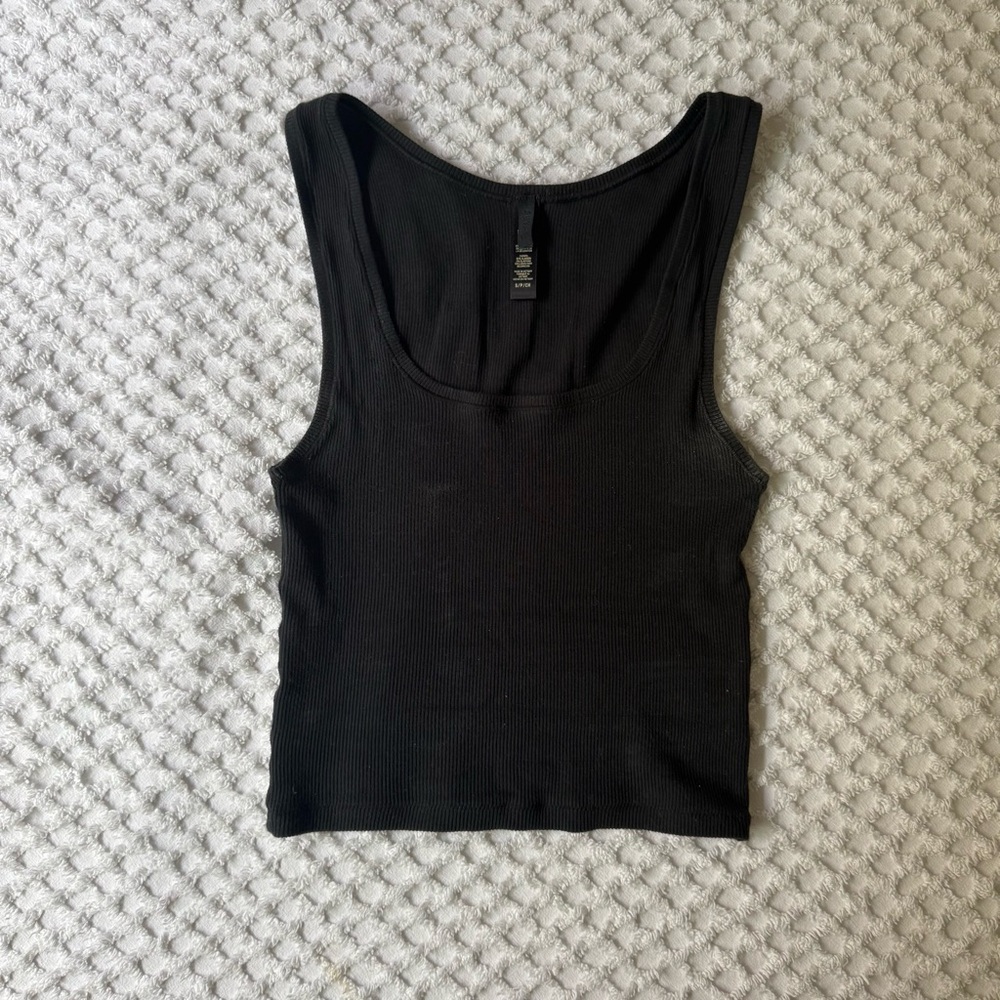 SKIMS Cotton Rib Tank - Picture 2 of 4